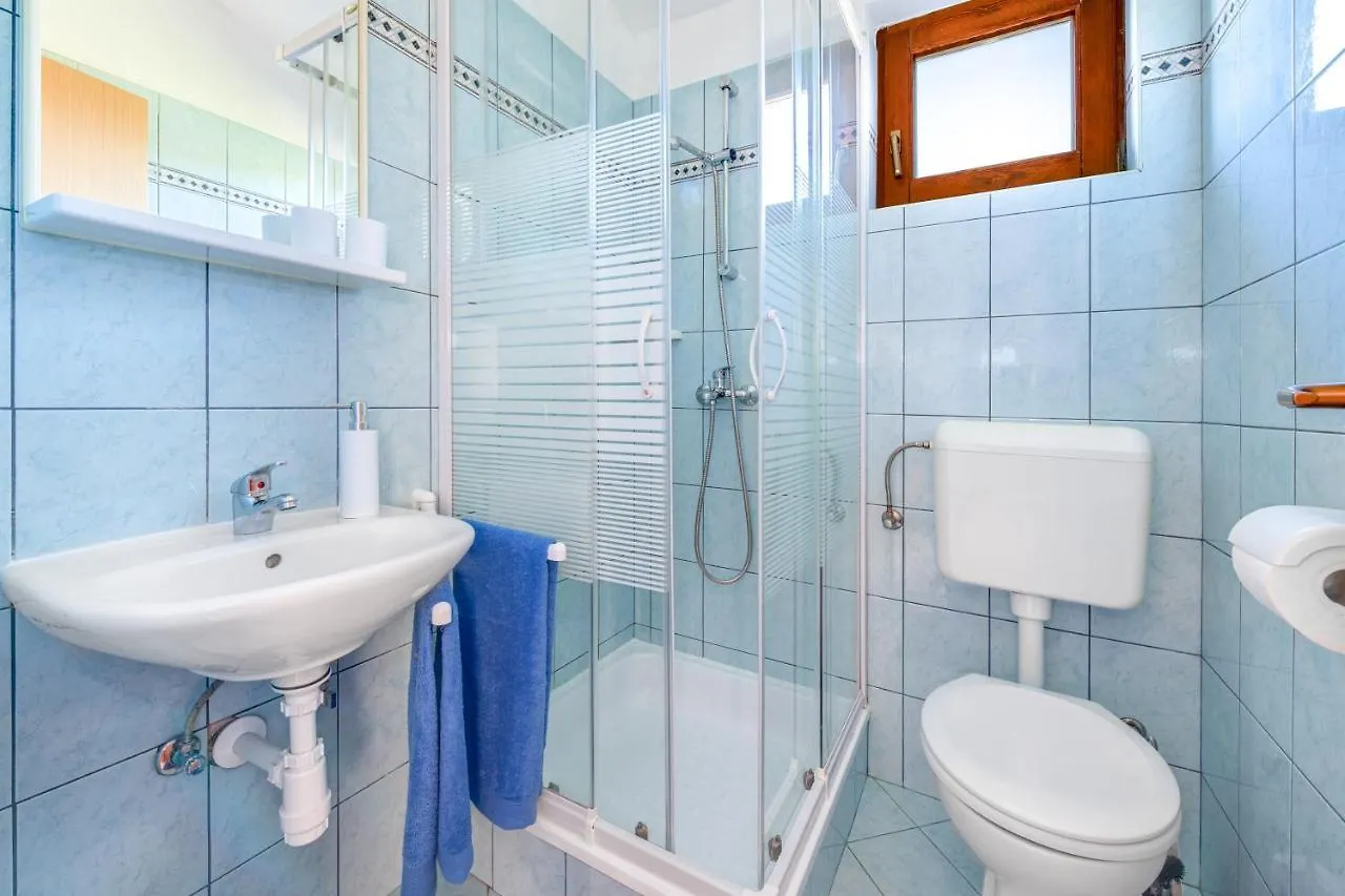 Villa Livia: Family-Friendly Retreat with Pool and Playground Liznjan 0*,  Croatia