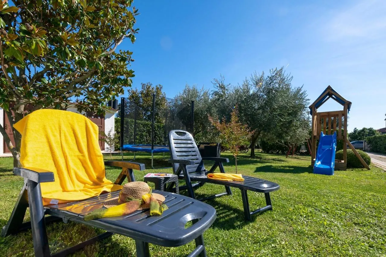 Villa Livia: Family-Friendly Retreat with Pool and Playground Liznjan 0*,